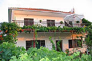 Apartments Tonka - Okrug Gornji